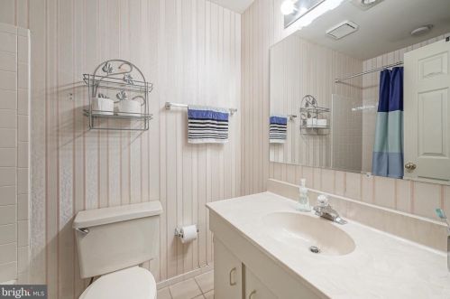 206 Steeplechase Ct, West Deptford NJ  08096-6804 exterior