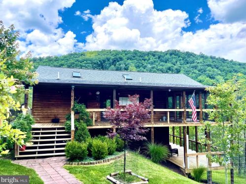 170 Wildlife Dr, Lost City WV  26810-8425 exterior
