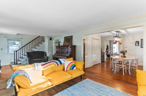 24 Clover St, Middletown CT  06457-5219 exterior