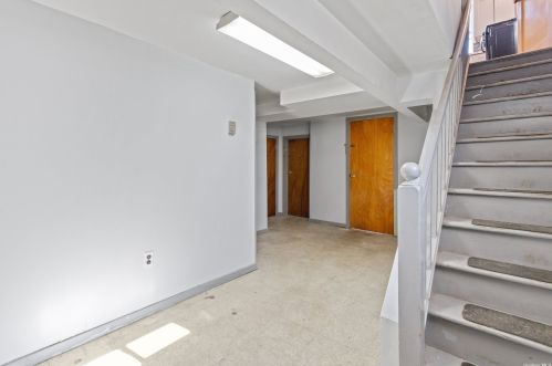 56 Wellington Rd, Floral Park NY  11003-1414 exterior