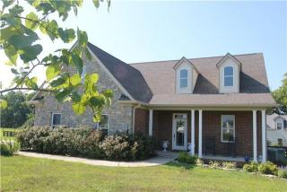 4008 Estate Ln, Columbia, TN 38401-6067