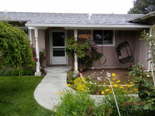 3028 Laurel Rd, Bishop, CA 93514-2916