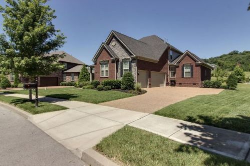 107 Bayhill Cir, Franklin, TN 37067-8161