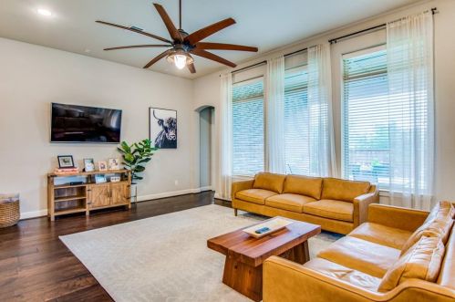 5512 Rosena Trl, Lewisville TX  75028-4328 exterior