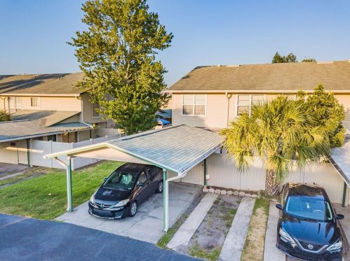 1811 Townhall Ln, Orlando, FL 32807-4220
