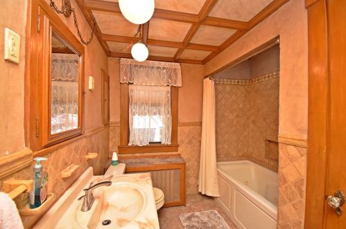 1524 Fallowfield Ave, Pittsburgh PA  15216-3753 exterior