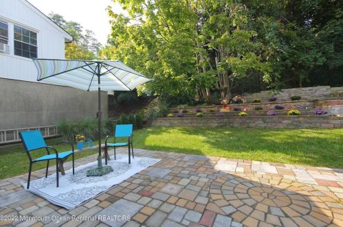 39 Shore Dr, Monmouth Hills NJ  07732-1027 exterior