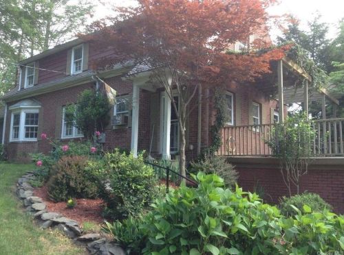 22 Circular Rd, Poughkeepsie NY 12601-4635 exterior