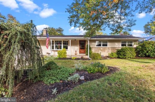 56 Bedford Pl, Yardley, PA 19067-1802