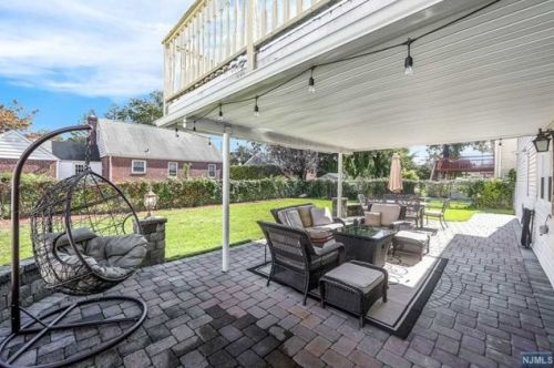 335 Charles St, N Milford NJ  07646-1801 exterior