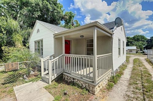 2938 Avenue G, Winter Haven FL  33880-2127 exterior