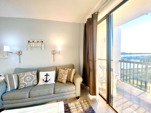 214 Miracle Strip Pkwy, Fort Walton Beach FL 32548-6651 exterior