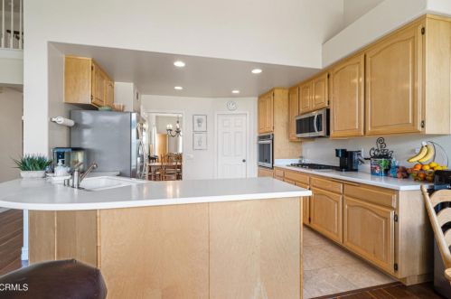 815 Vista Grande Dr, Santa Paula CA  93060-1335 exterior