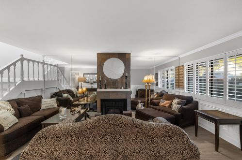 26 Sand Dollar Ct, Newport Beach, CA 92663-2107