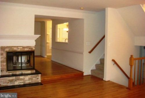 12145 Derriford Ct, Woodbridge VA  22192-5128 exterior