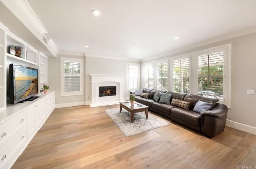 4 Vincennes, Newport Beach, CA 92657-0111