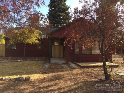 741 Norton Ave, Bend, OR 97701-4328