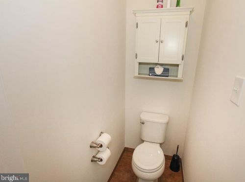 1954 Canyon Creek Rd, Gilbertsville PA  19525-7003 exterior