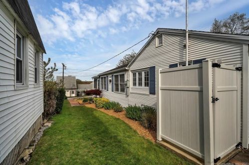 29 Bayview Rd, Niantic CT  06357-2003 exterior