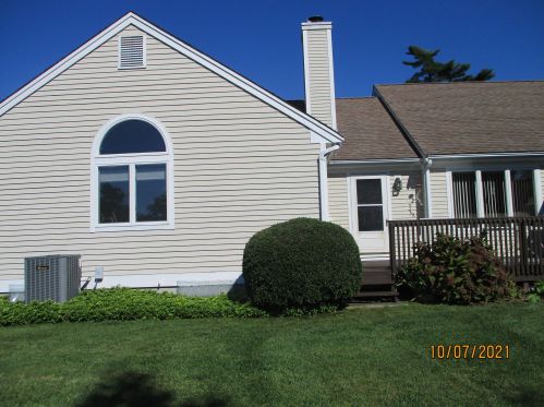 1 Rolling Green Ln, Mashpee, MA 02649-2852