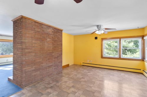 1 Cole St, Salem NH  03079-3931 exterior