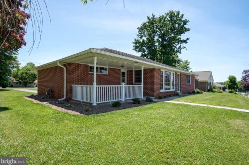 526 Caracas Ave, Swatara, PA 17033-1619