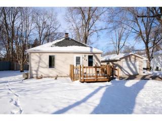 225 9th St, Hudson, WI 54016-1735