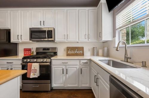 3013 Fleet Dr, Austin TX 78748-2963 exterior