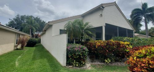 6657 Hawaiian Ave, Boynton Beach FL  33437-7020 exterior