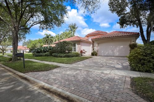 6851 Fiji Cir, Boynton Beach, FL 33437-7023
