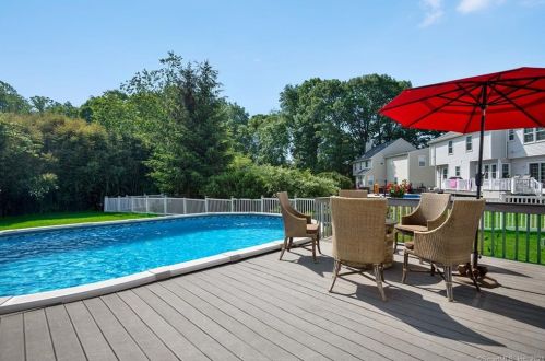 80 Settlers Ridge Rd, Milford CT  06460-3772 exterior