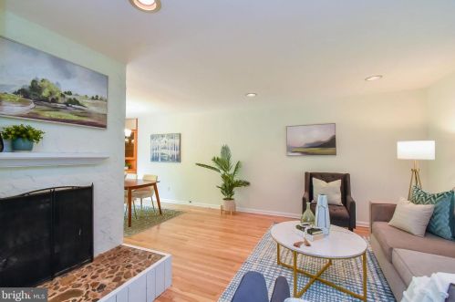 159 Windsor Ave, Southampton PA  18966-3333 exterior