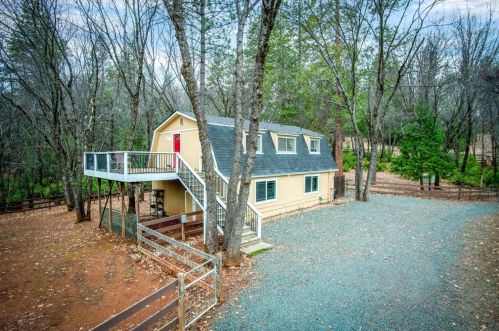 19699 View Forever Ln, Grass Valley, CA 95945-8883