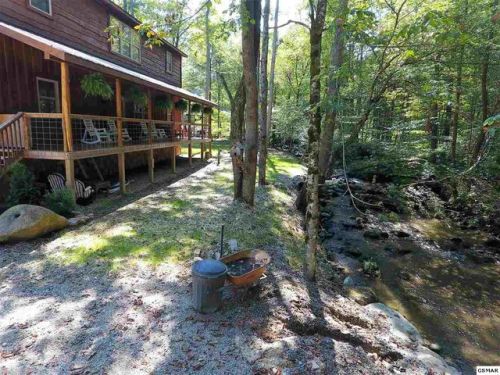 4436 Church Dr, Gatlinburg, TN 37738-6545