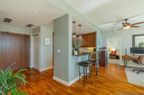 700 Harbor Ln, San Diego, CA 92101-5809