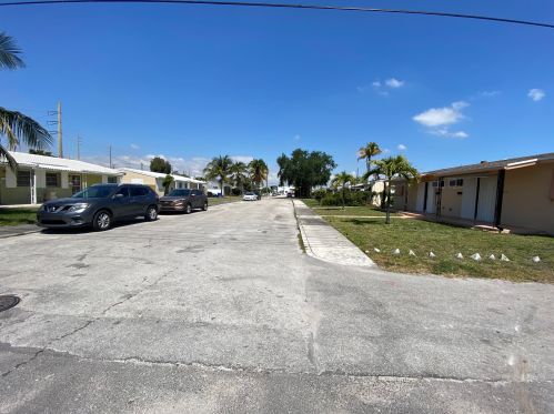 709 20th Ct, Hollywood FL  33020-4011 exterior