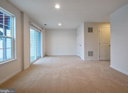 1708 Rockledge Ter, Woodbridge VA  22192-2508 exterior