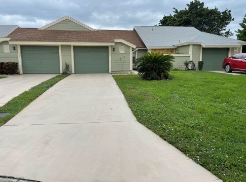 1438 Colchester Cir, Fort Pierce, FL 34952-4270