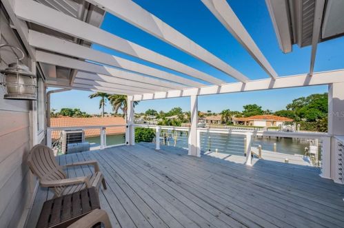 1999 Illinois Ave, Saint Petersburg FL  33703-3421 exterior