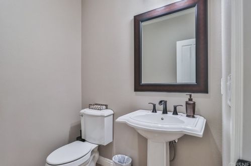 4110 Eagle Flight Dr, Simi Valley CA 93065-0225 exterior