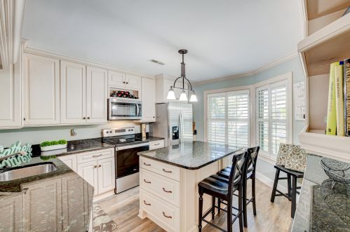 1414 Oaklanding Rd, Mount Pleasant, SC 29464-3827