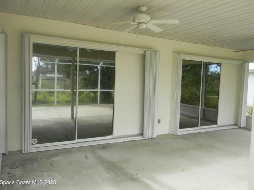 882 Majestic Ave, Sebastian FL  32958-6014 exterior