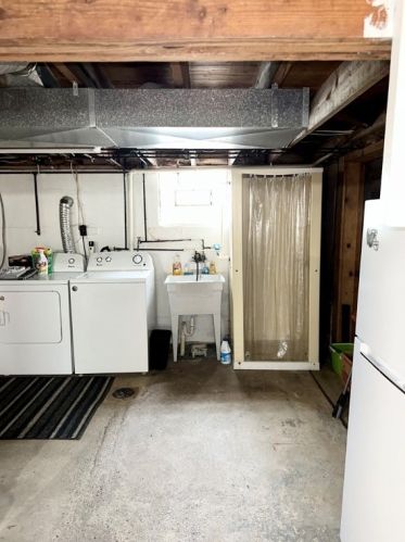 255 Blackhawk Rd, Beaver Falls PA  15010-1465 exterior