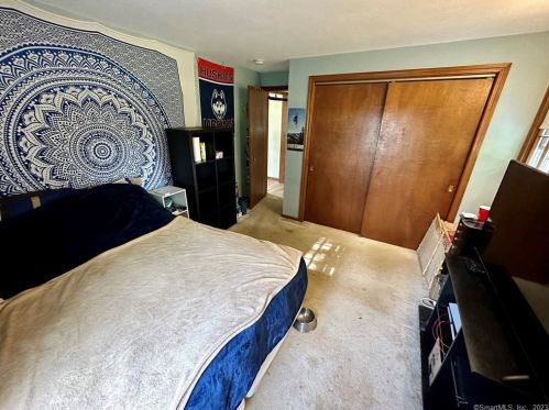 90 Wellman Rd, Manchester CT  06040-5542 exterior