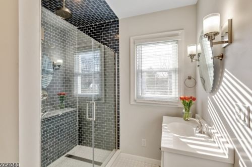 24 Burnham Rd, Greystone Park NJ  07950-1715 exterior