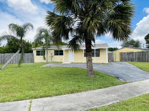 9105 Reed Dr, West Palm Beach, FL 33410-5979