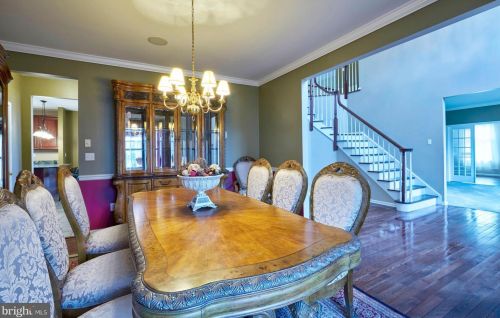 4 Millennium Dr, Columbus NJ  08022-2250 exterior