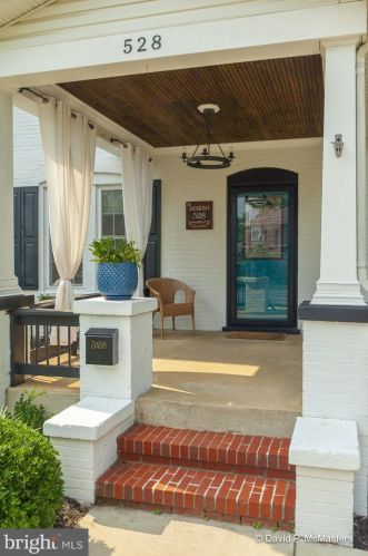 528 Liberty St, Charles Town WV  25414-1830 exterior