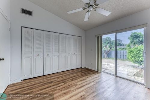 2327 37 Ave, Hollywood FL 33021-3626 exterior