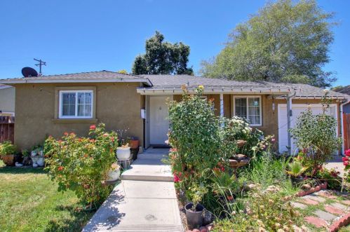 3684 A St, North Highlands, CA 95660-4952